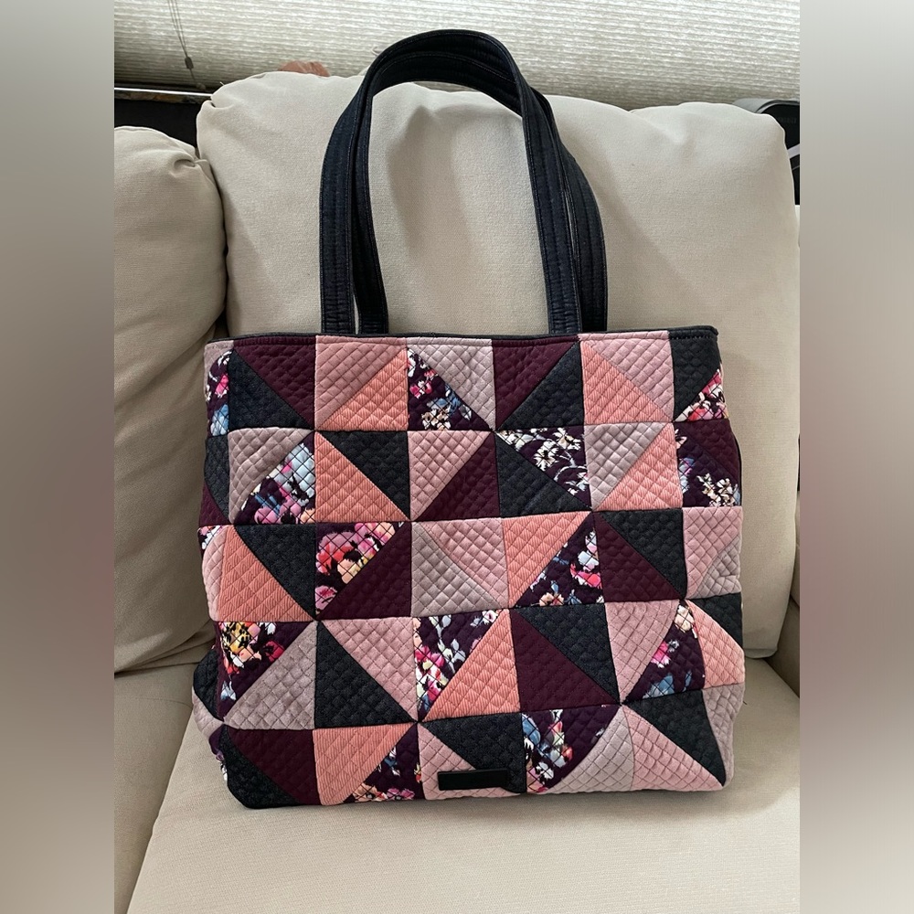 Vera Bradley EUC Vera Tote Denim Navy (quilted patchwork)